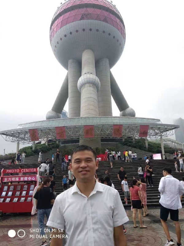 小猫吃老鼠的第一张照片--安溪婚介网