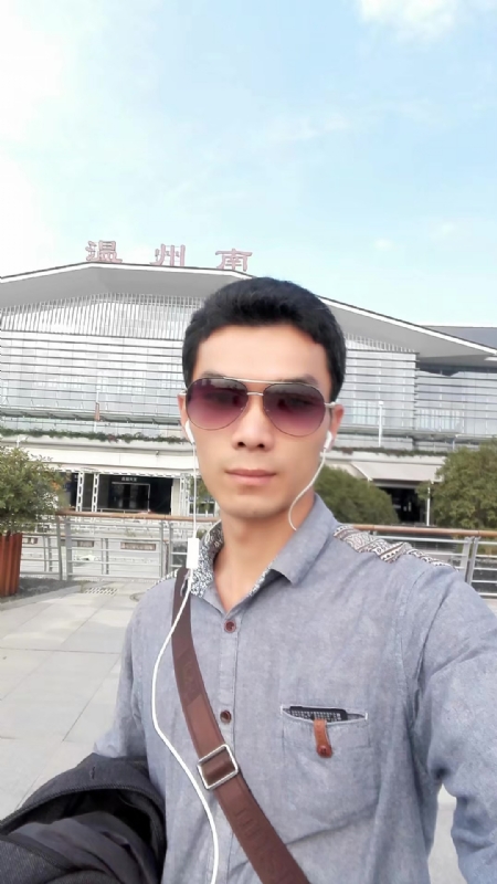 错把真心喂了狗的第三张照片--安溪婚介网
